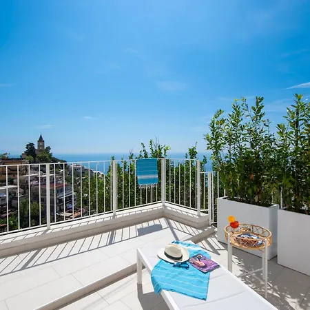 Yourhome - Casa Lucente Apartament *